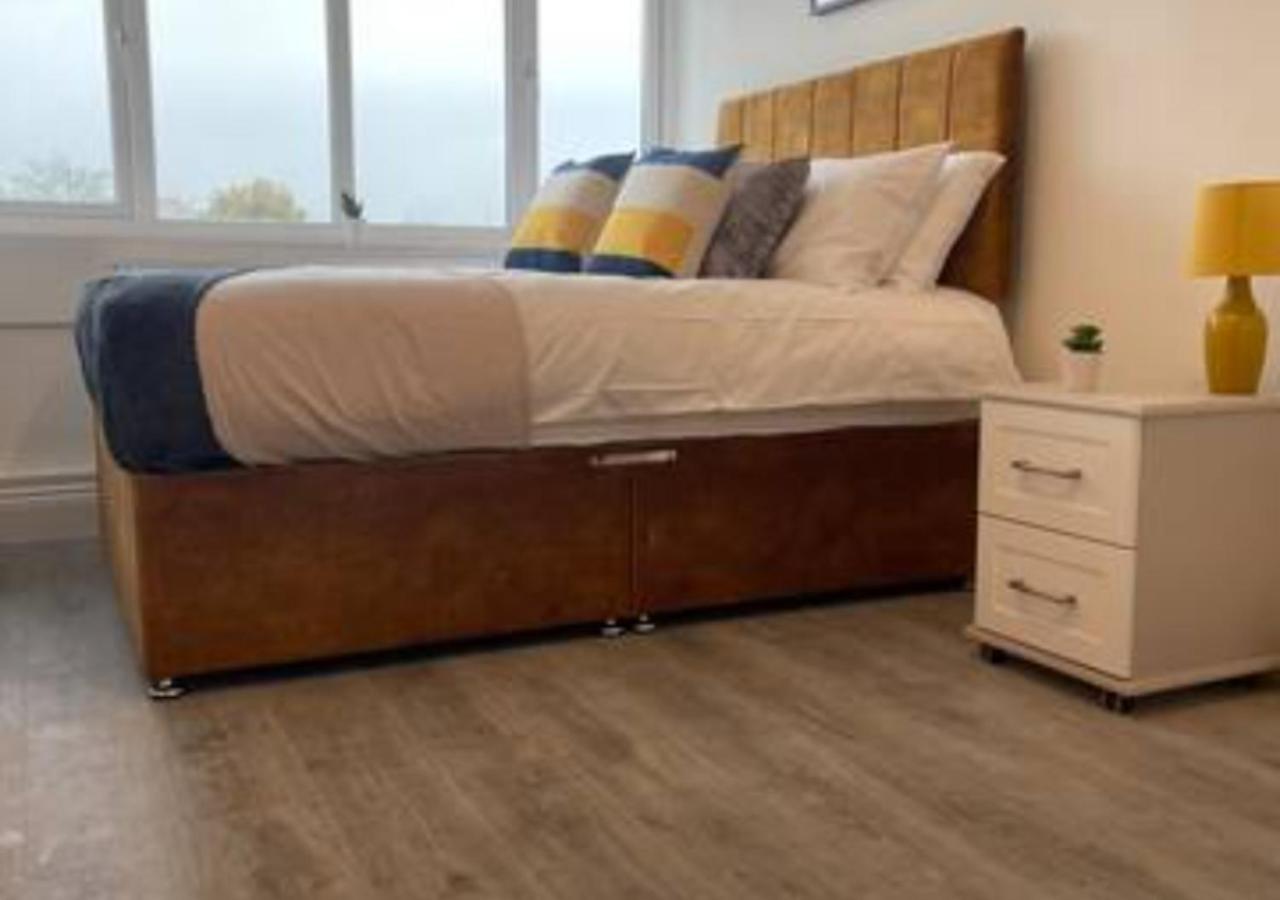2 Bedroom Apartment - Flitwick - Contractor Friendly - Tourist Ready - Full Kitchen - Wifi - Smart Tv - Sofa Bed - Free Parking - Ideal For Short Or Long Stays Zewnętrze zdjęcie