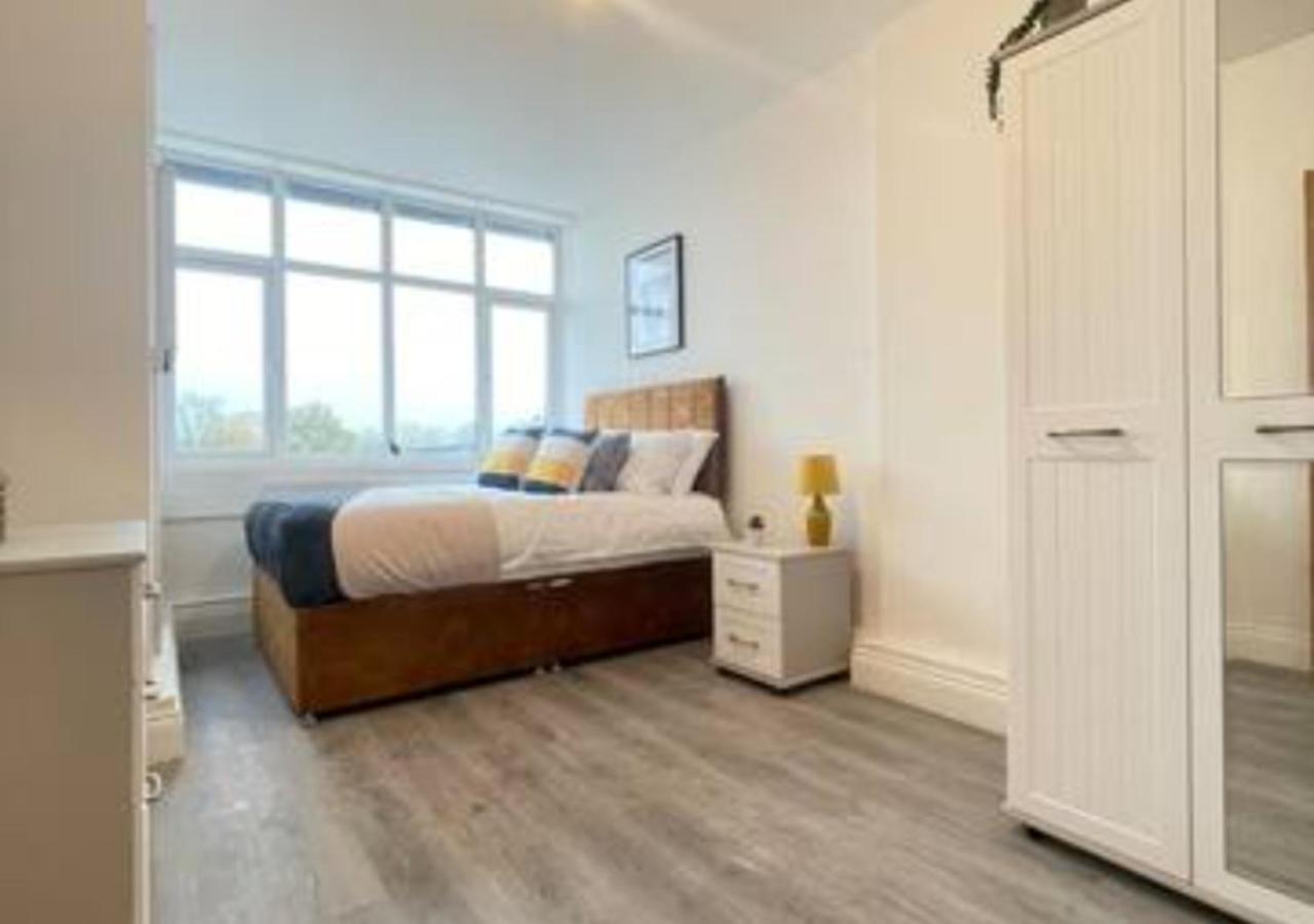 2 Bedroom Apartment - Flitwick - Contractor Friendly - Tourist Ready - Full Kitchen - Wifi - Smart Tv - Sofa Bed - Free Parking - Ideal For Short Or Long Stays Zewnętrze zdjęcie