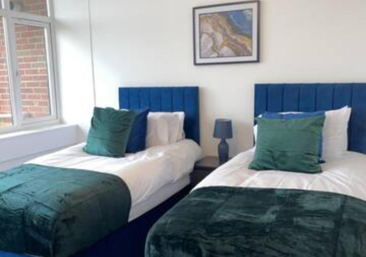 2 Bedroom Apartment - Flitwick - Contractor Friendly - Tourist Ready - Full Kitchen - Wifi - Smart Tv - Sofa Bed - Free Parking - Ideal For Short Or Long Stays Zewnętrze zdjęcie